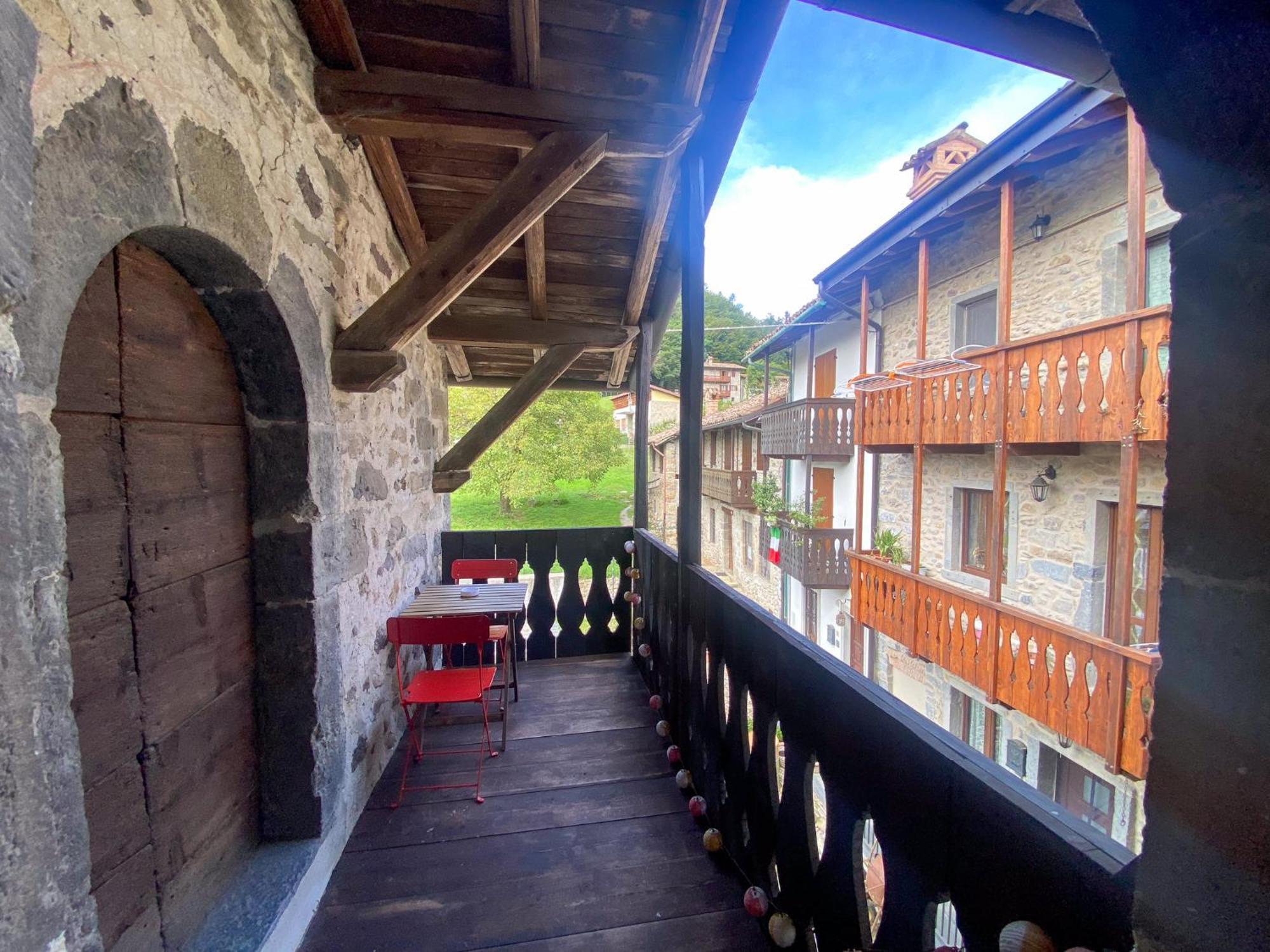 Casa Vacanze Di Arlecchino San Giovanni Bianco Exterior foto